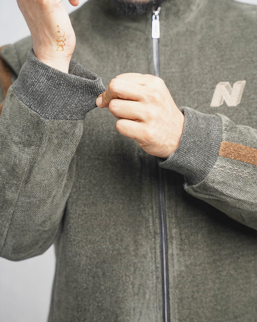 Men's Zip-Up Fleece Jacket with Contrast Stripe Detail - High Collar Sportswear