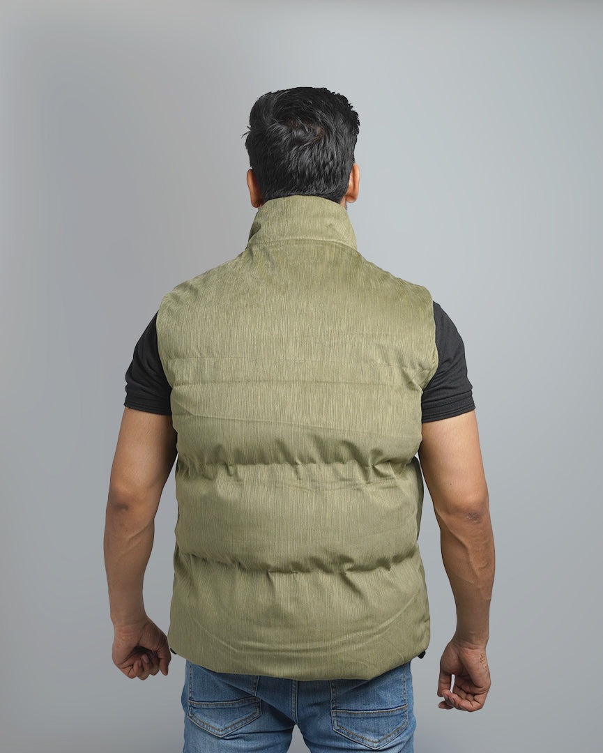 Men's Textured Puffer Vest with Utility Pockets - Insulated Sleeveless Outerwear