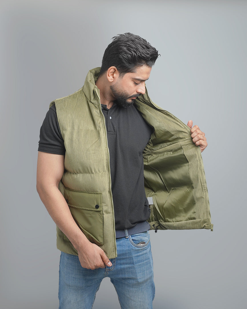 Men's Textured Puffer Vest with Utility Pockets - Insulated Sleeveless Outerwear
