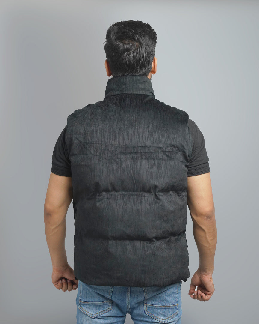 Men's Textured Puffer Vest with Utility Pockets - Insulated Sleeveless Outerwear