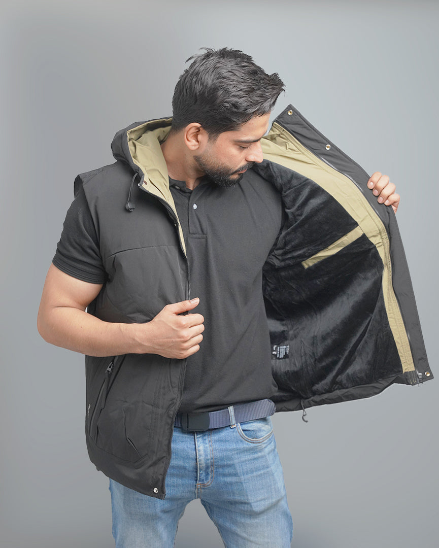 Men's Hooded Puffer Vest with Plush Lining - Warm and Insulated Sleeveless Outerwear
