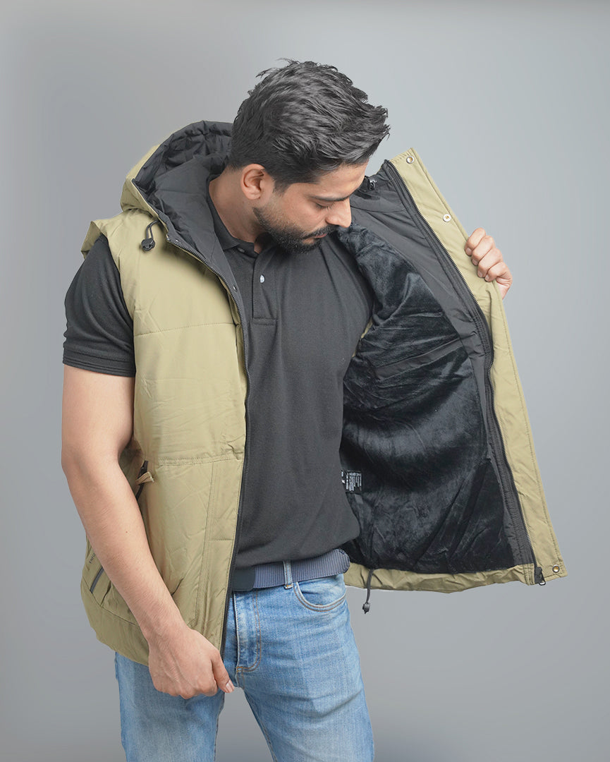 Men's Hooded Puffer Vest with Plush Lining - Warm and Insulated Sleeveless Outerwear